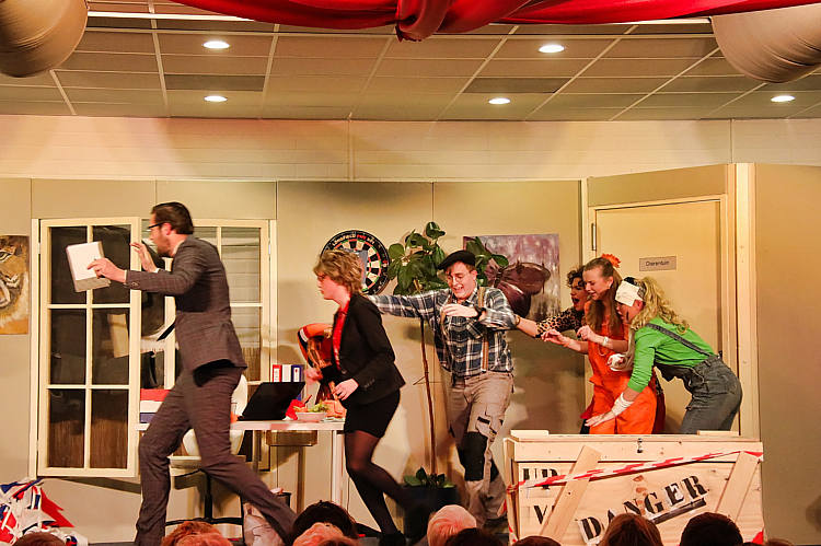 CPJ Waarder-Driebruggen met de klucht 'Dolle beestenboel'_71